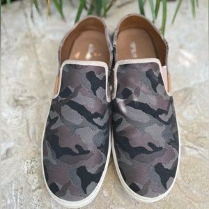 OLUKAI Pa’i CONVERTIBLE SNEAKER, WOMEN, CAMUFLAJE .